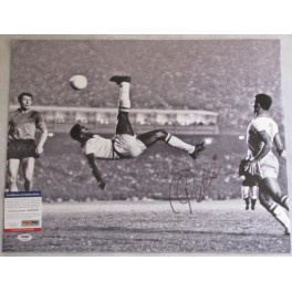 PELE  Hand Signed HUGE 16'x20' Photo  + PSA DNA COA